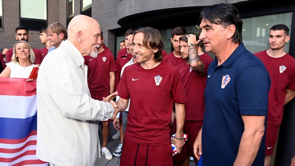 John_Malkovich_u_posjetu_Vatrenih_Poljana.Info