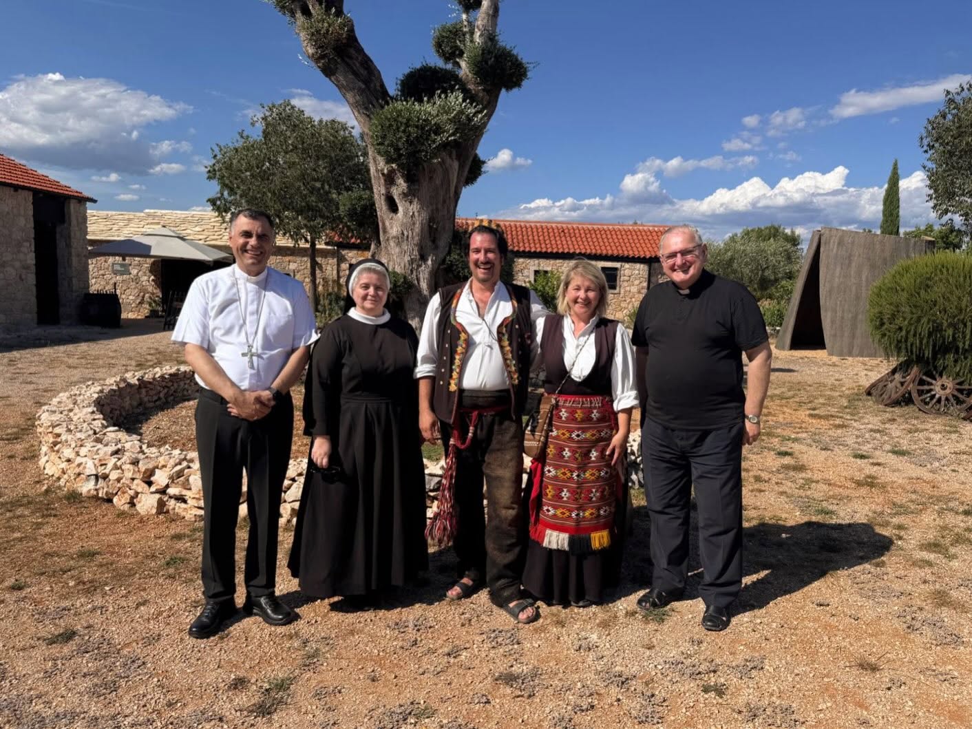 Etnoland_sibenski i dubrovacki biskup u posjetu_poljana info