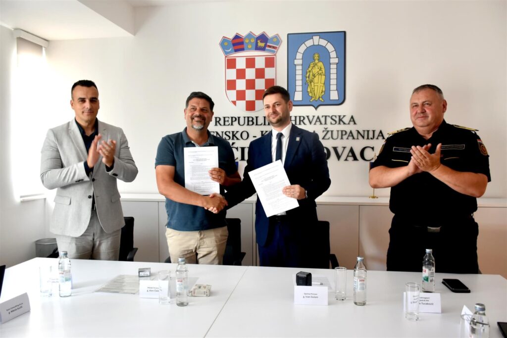 Pirovac_Poljana.Info
